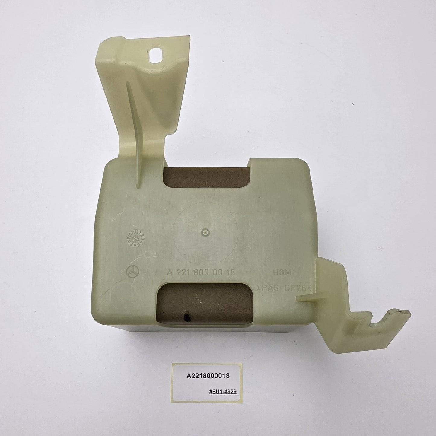 2006-2013 Mercedes-Benz CL VACUUM PUMP BRACKET A2218000018