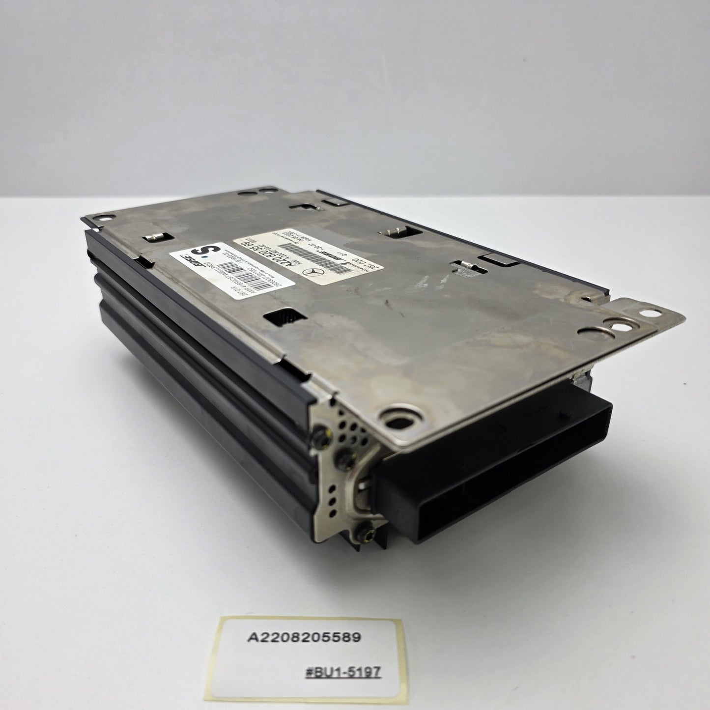 2000-2002 Mercedes-Benz S-Class BOSE AMP AMPLIFIER A2208205589