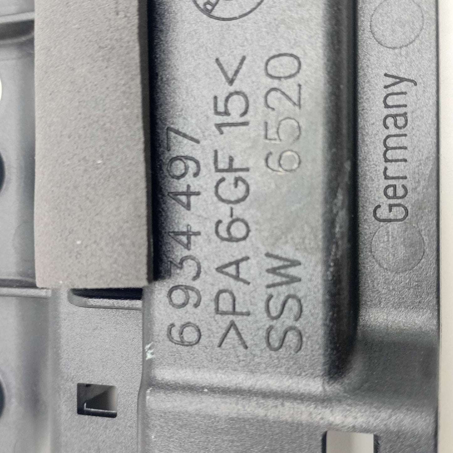 2009-2015 BMW X1 Bracket For Ferrite Antenna 6934497