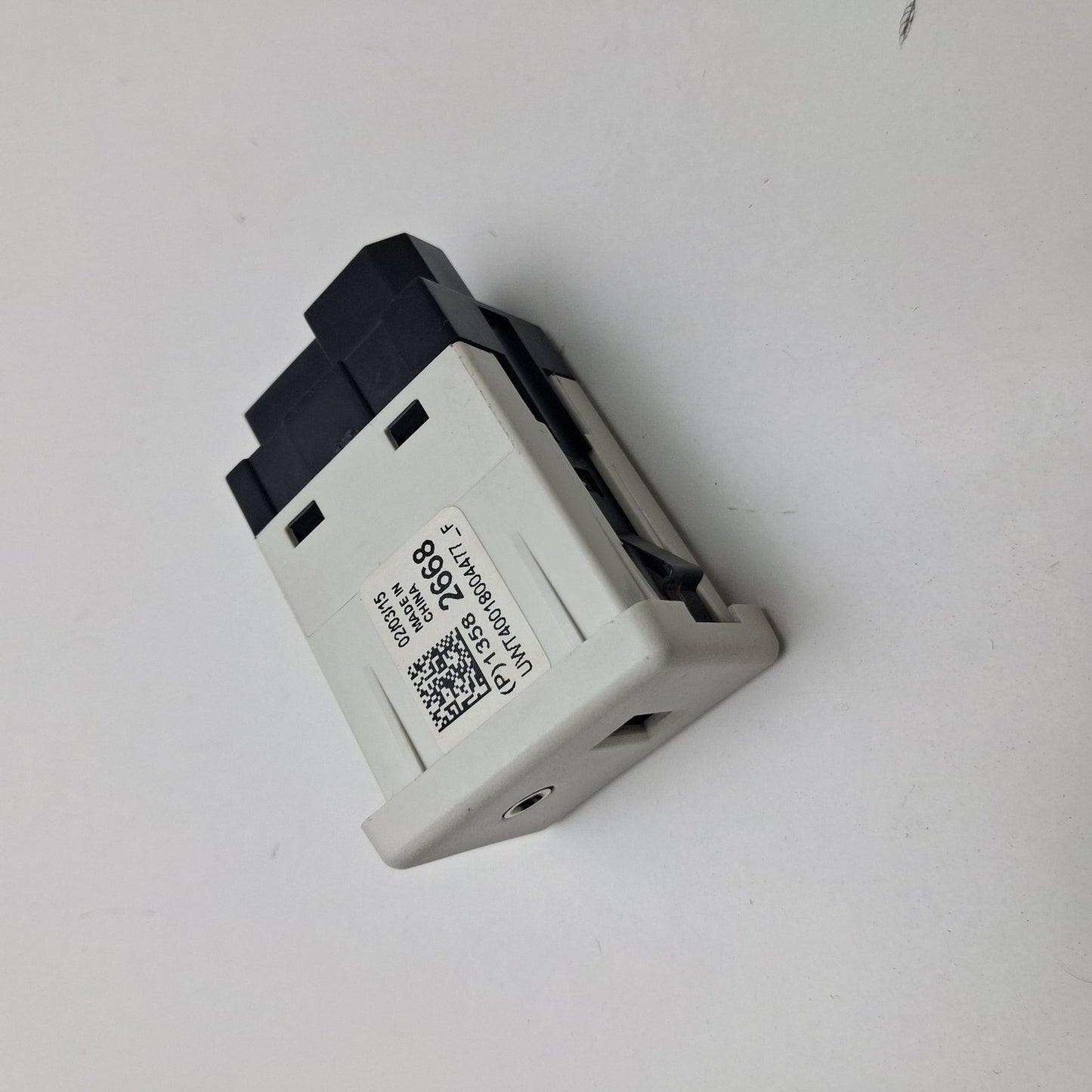 2016-2020 Chevrolet Impala Multimedia USB & AUX Port 13582668