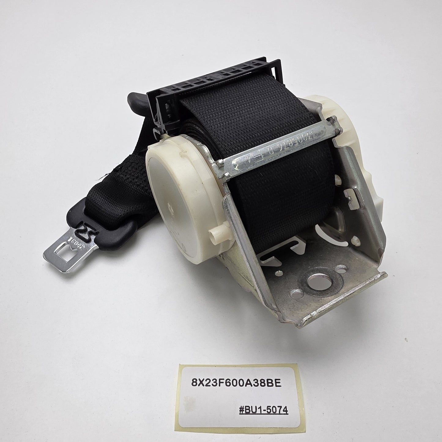 2009-2012 Jaguar XF REAR CENTER SEAT BELT RETRACTOR W/ BUCKLE 8X23F600A38BE