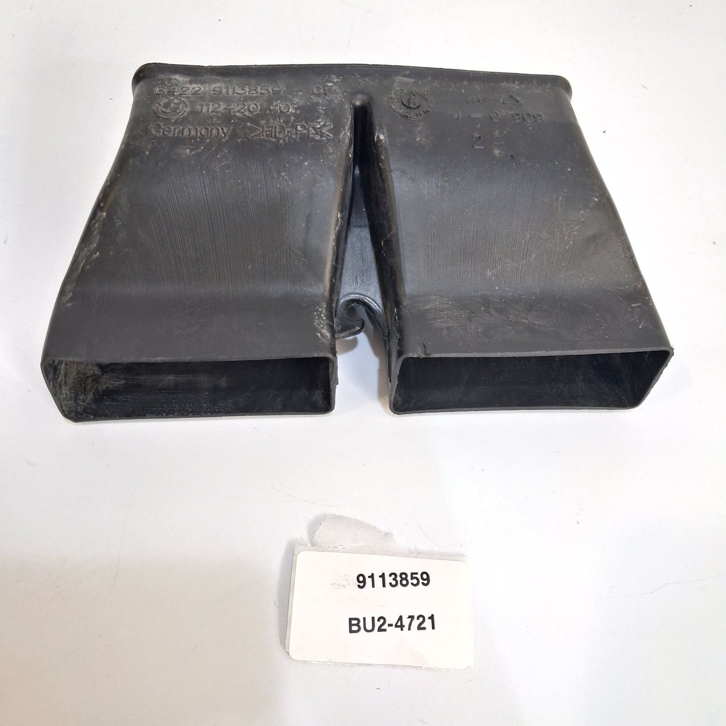 2011-2016 BMW 550i Cabin Air Duct Channel 9113859