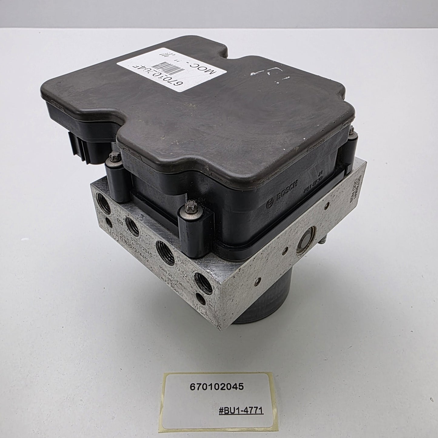 2017-2023 Maserati Levante ABS Brake Pump Module 670102045