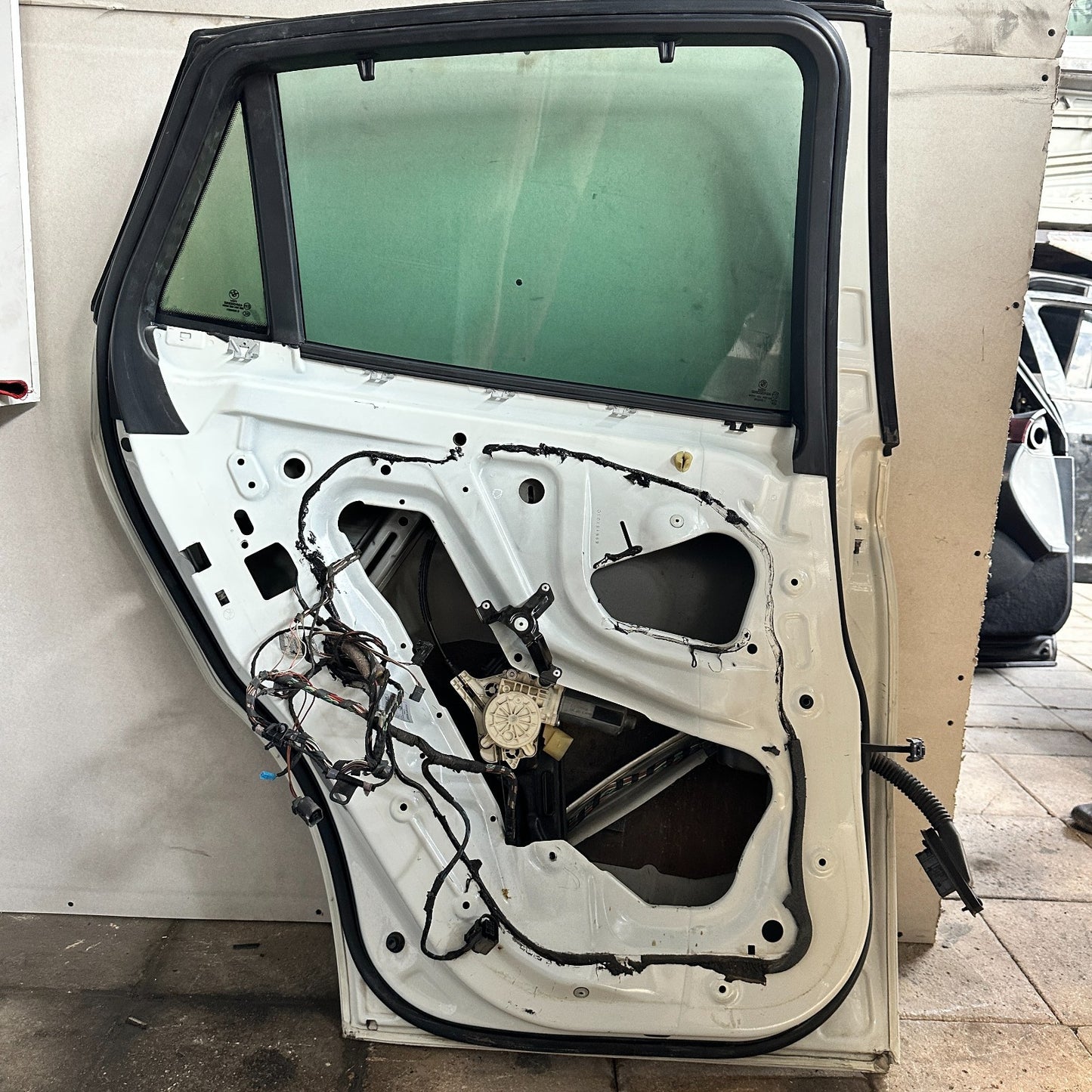2012 BMW X6 Rear Left Quarter Glass w/ Gasket Used OEM 51377182319