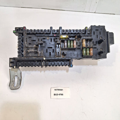 2007-2015 Mercedes-Benz C-Class Fuse Box Control Module 16706581