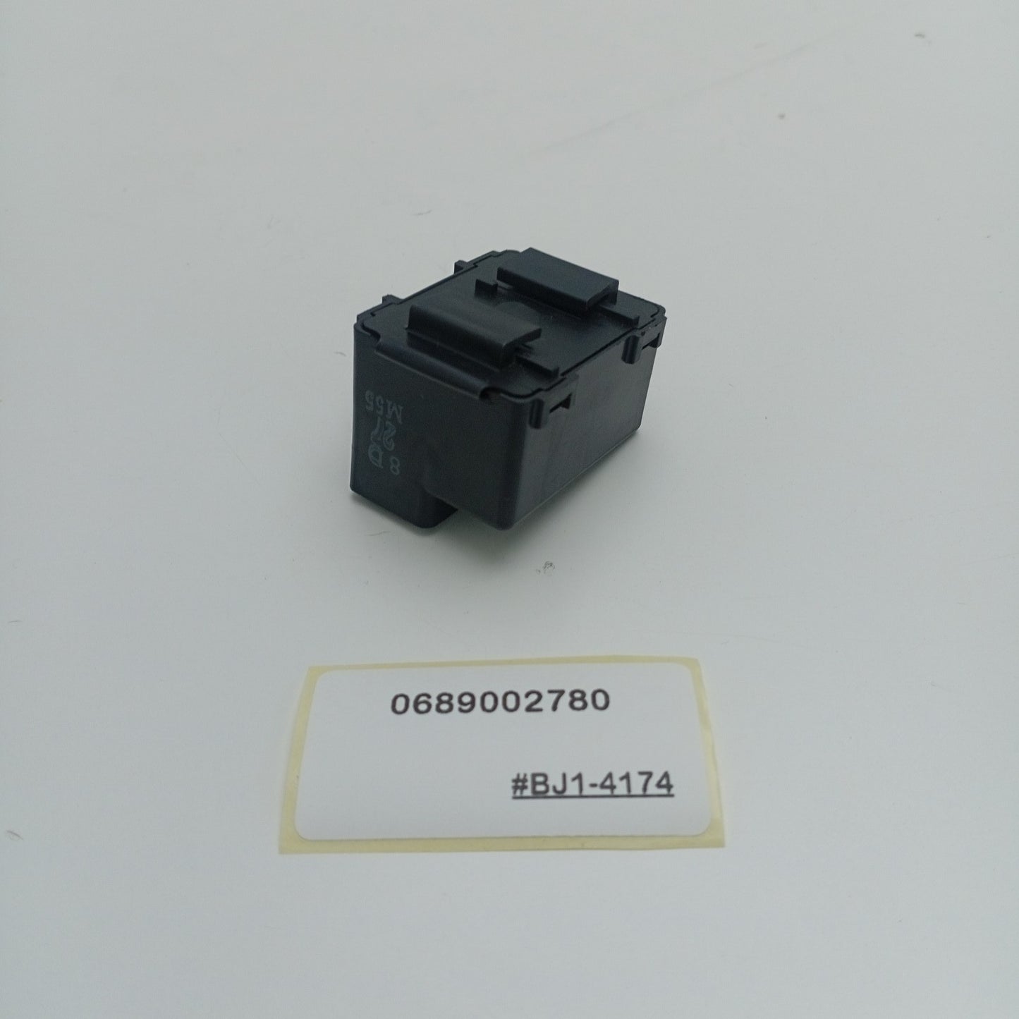 1998-2005 Lexus GS300 Buzzer Module Unit Assy 0689002780