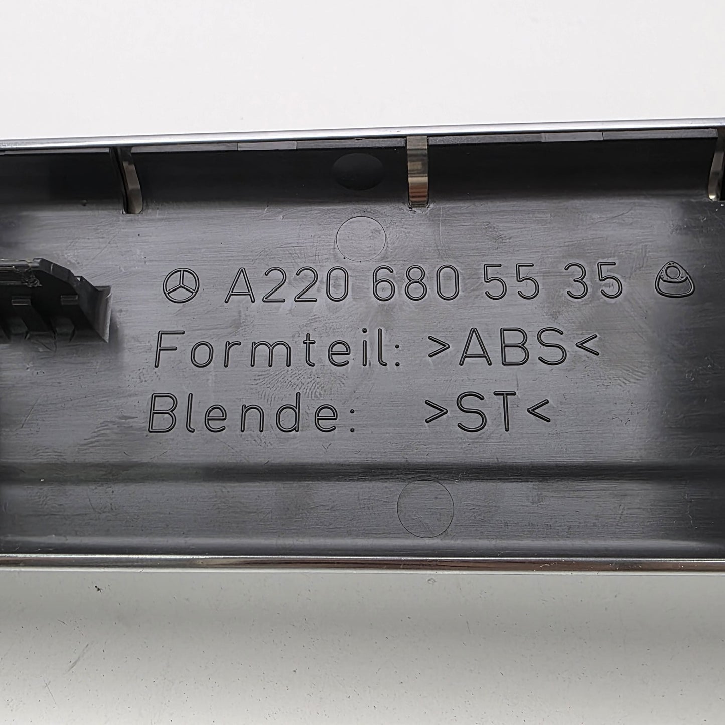 1998-2005 Mercedes-Benz W220 Front Door Sill Trim Cover A2206805535