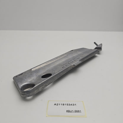 2003-2009 Mercedes-Benz E320 Front Right Roof Grab Handle Mount A2118153431