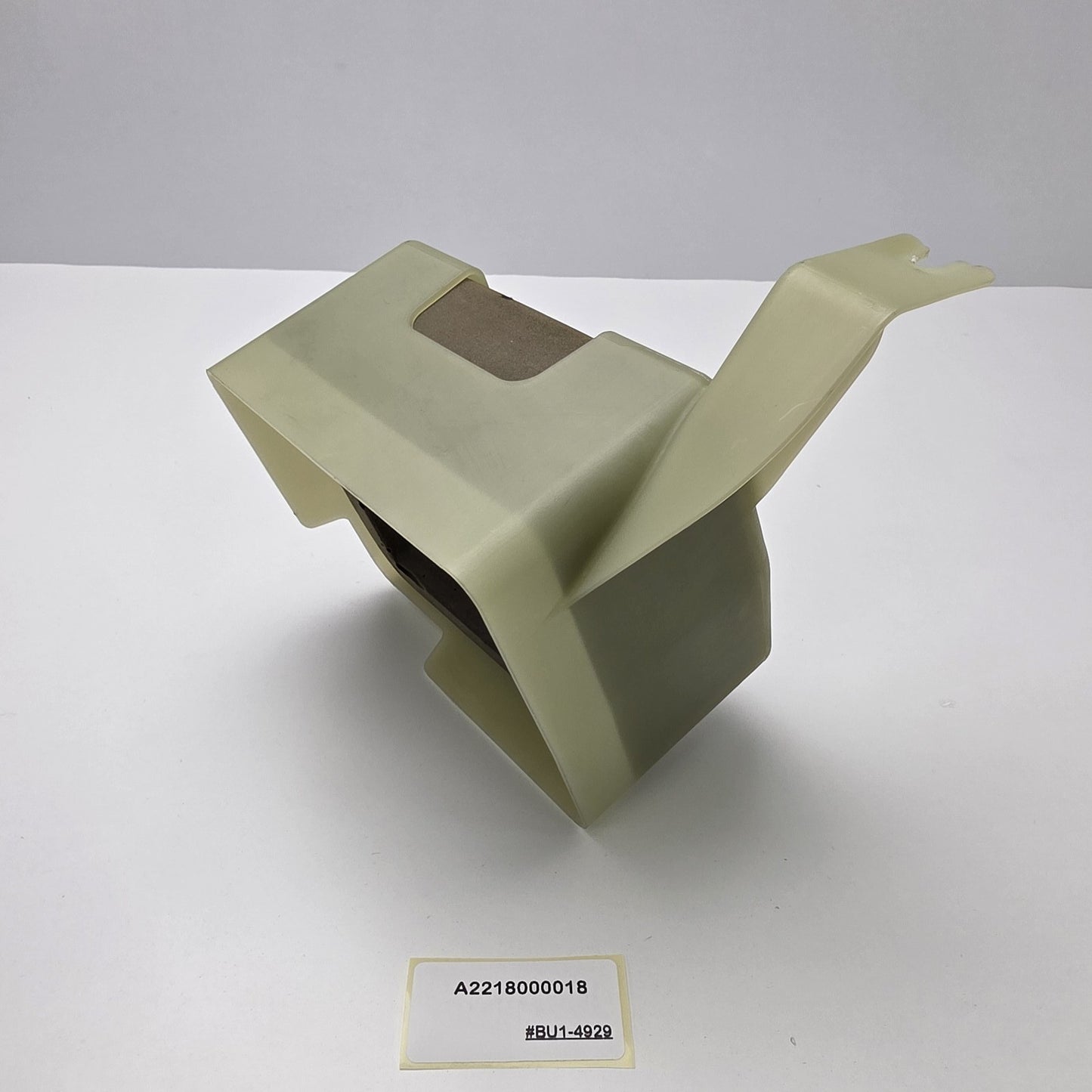 2006-2013 Mercedes-Benz CL VACUUM PUMP BRACKET A2218000018