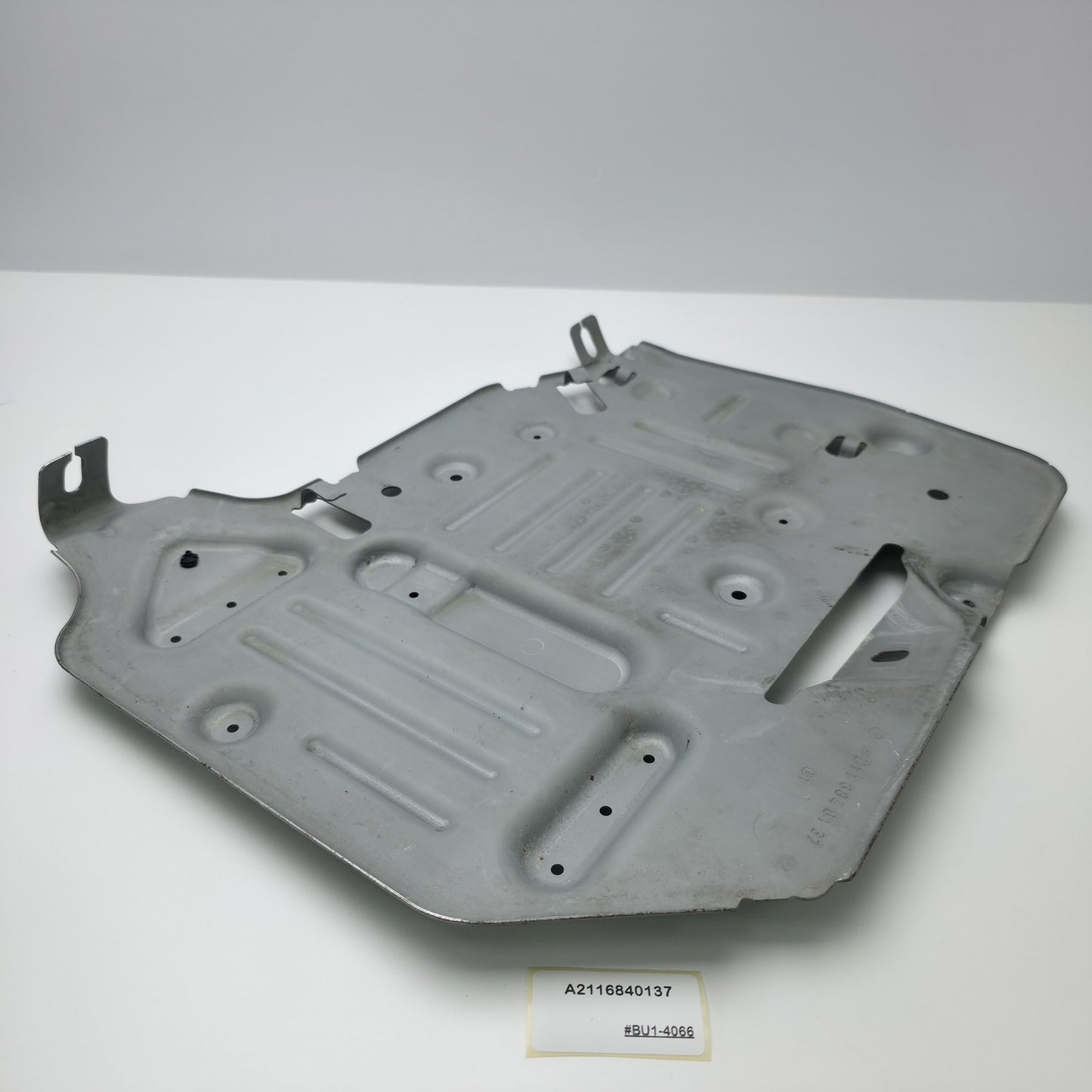 2002-2009 Mercedes-Benz E-Class Front passenger leg support holder A2116840137