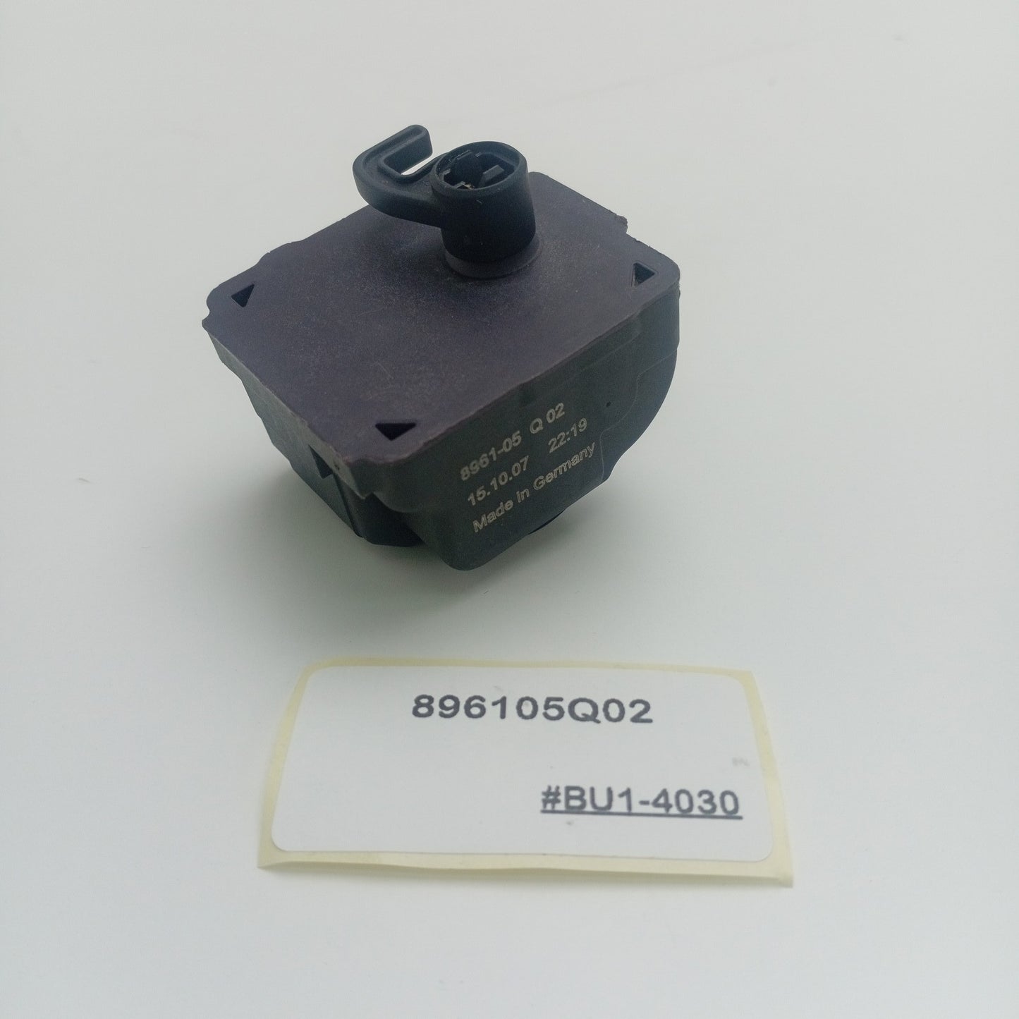 2007-2015 Mercedes-Benz C-Class Fuel tank cap motor 896105Q02