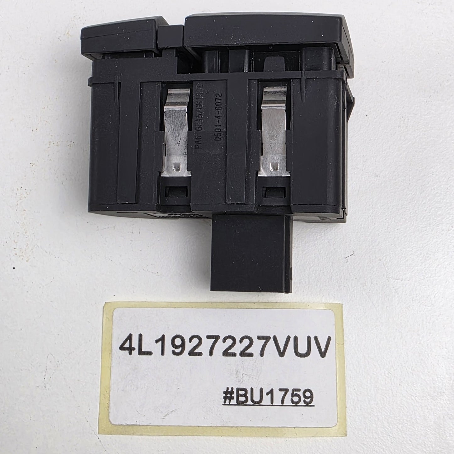 2005-2015 Audi A6 Dash Display Glovebox Switch Assembly 4L1927227VUV