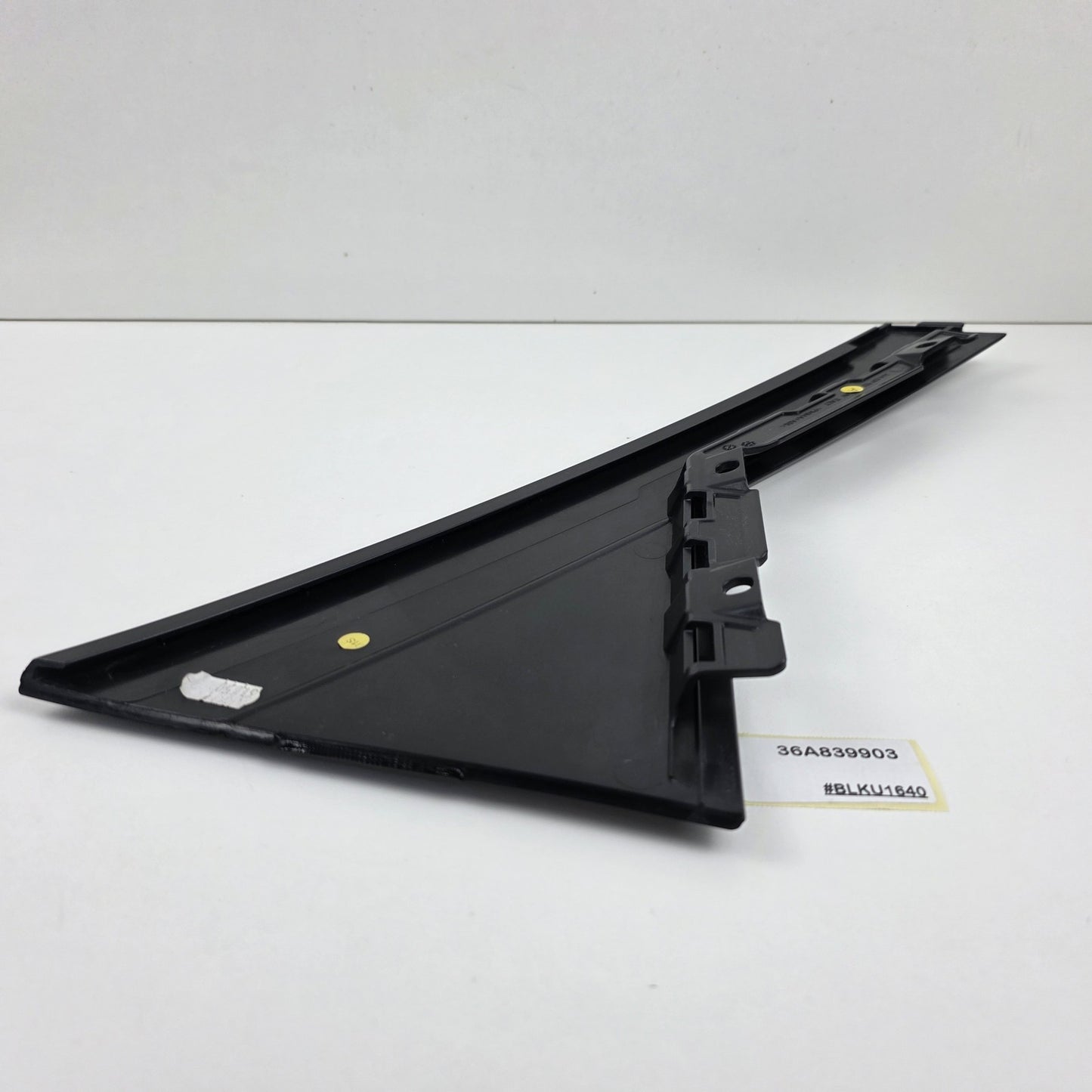 2016-2023 Bentley Bentayga TRIM FOR DOOR WINDOW FRAME 36A839903