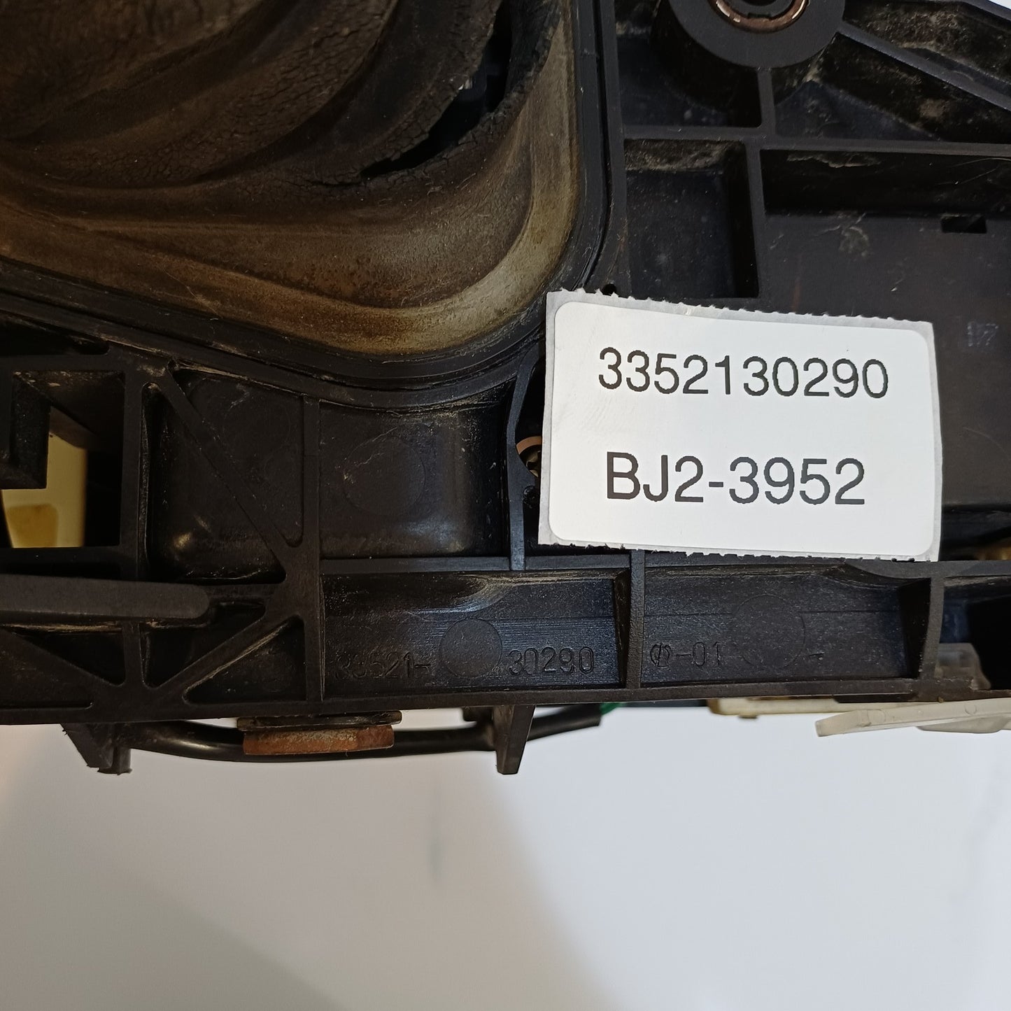1998-2005 Lexus GS300 PLATE SUB-ASSY, SHIFT LEVER 3352130290