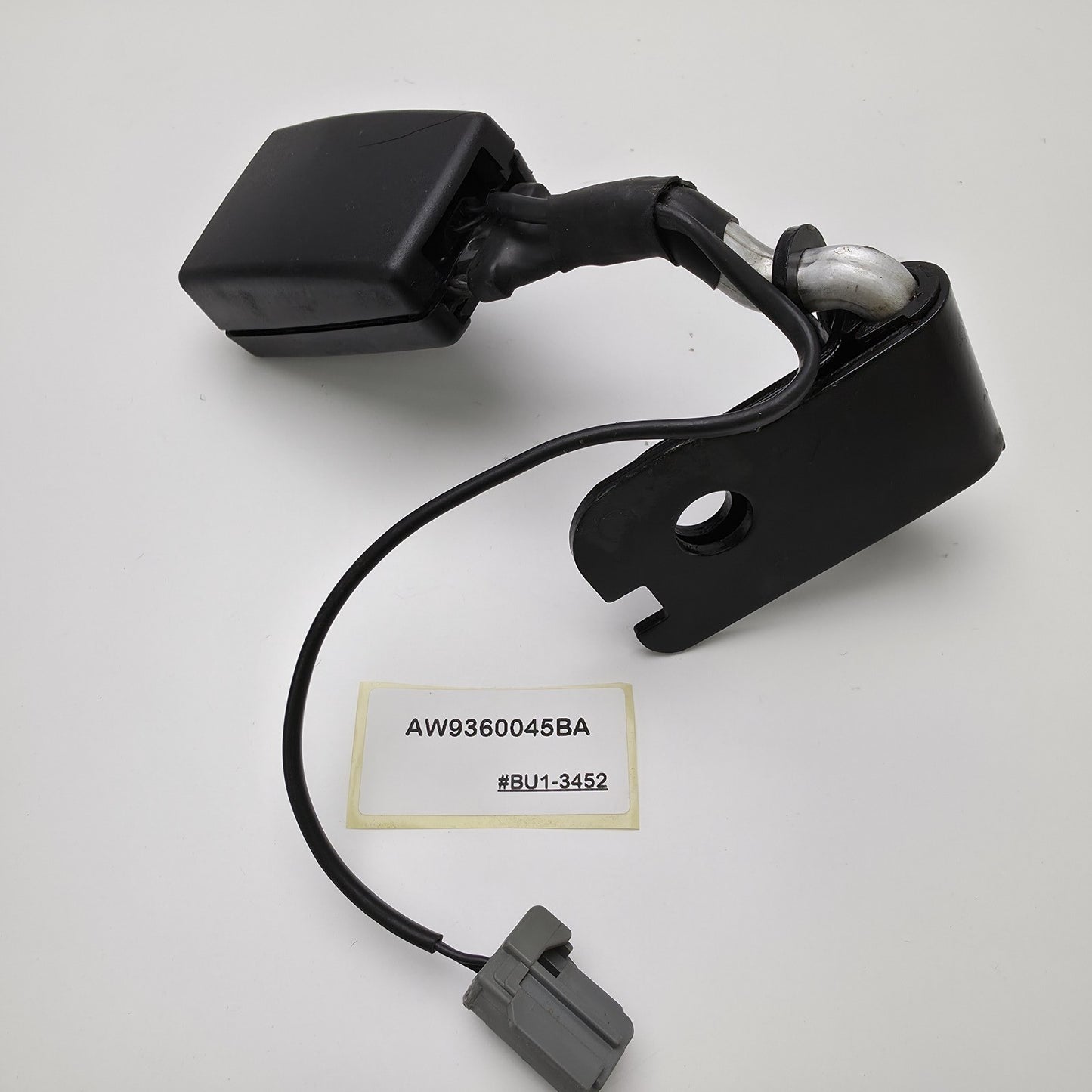 2010-2015 Jaguar XJL Rear Left Driver Side Seat Belt Buckle AW9360045BA