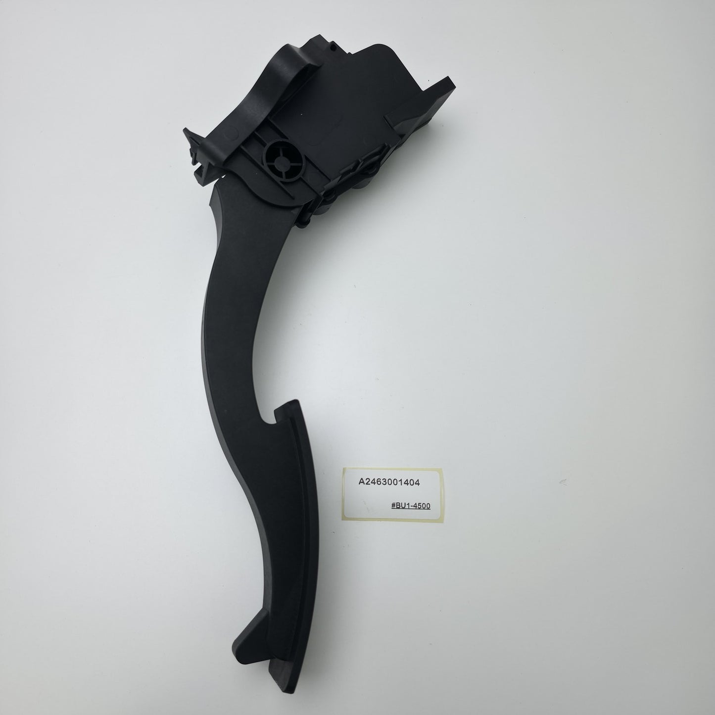 2015-2020 MERCEDES GLA250 ACCELERATOR PEDAL MODULE A2463001404