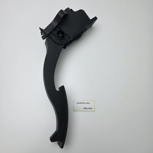 2015-2020 MERCEDES GLA250 ACCELERATOR PEDAL MODULE A2463001404