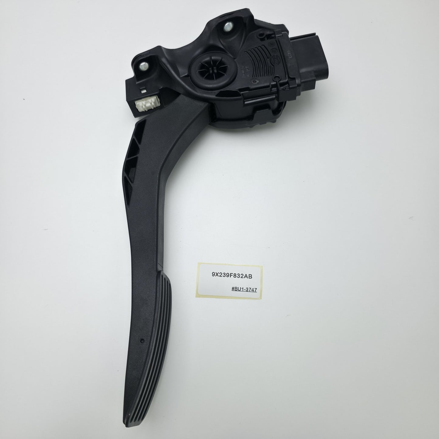 2016-2019 Jaguar XJ ACCELERATOR GAS PEDAL 9X239F832AB