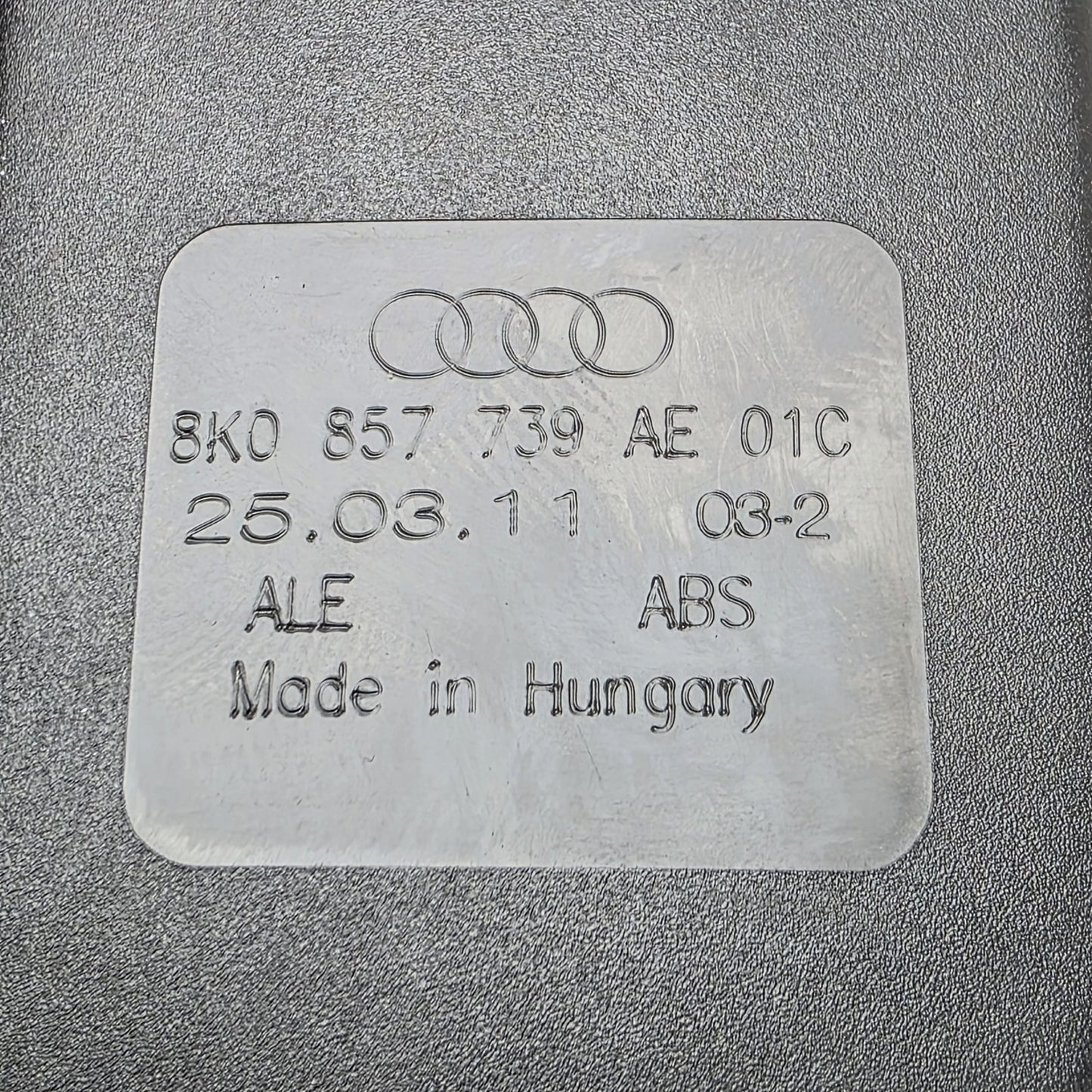 2008-2015 Audi S5 Rear Seat Belt Double Buckle Receiver 8K0857739AE