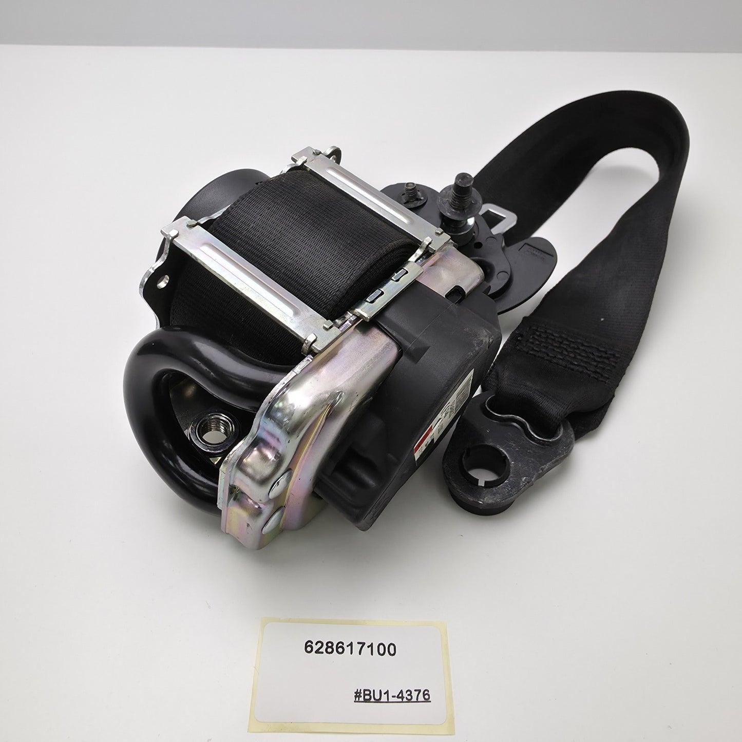 2015-2019 Land Rover Discovery Sport FRONT SEAT BELT 628617100