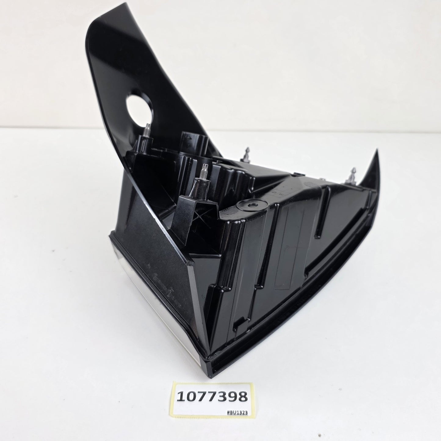2017-2022 Tesla Model 3 Rear Tail Light Assembly Right/Passenger Side 1077398