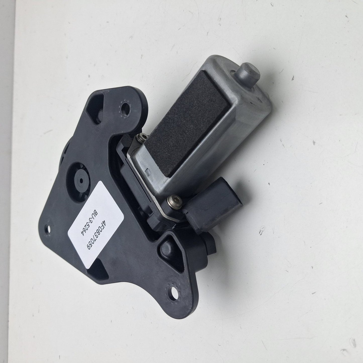2011-2018 Audi A6 Drive Unit Left 4F0837059