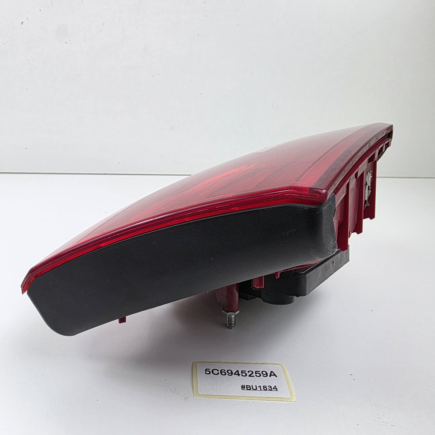 2011-2014 Volkswagen Jetta TAIL LIGHT ASSEMBLY DRIVER SIDE LEFT INNER 5C6945259A