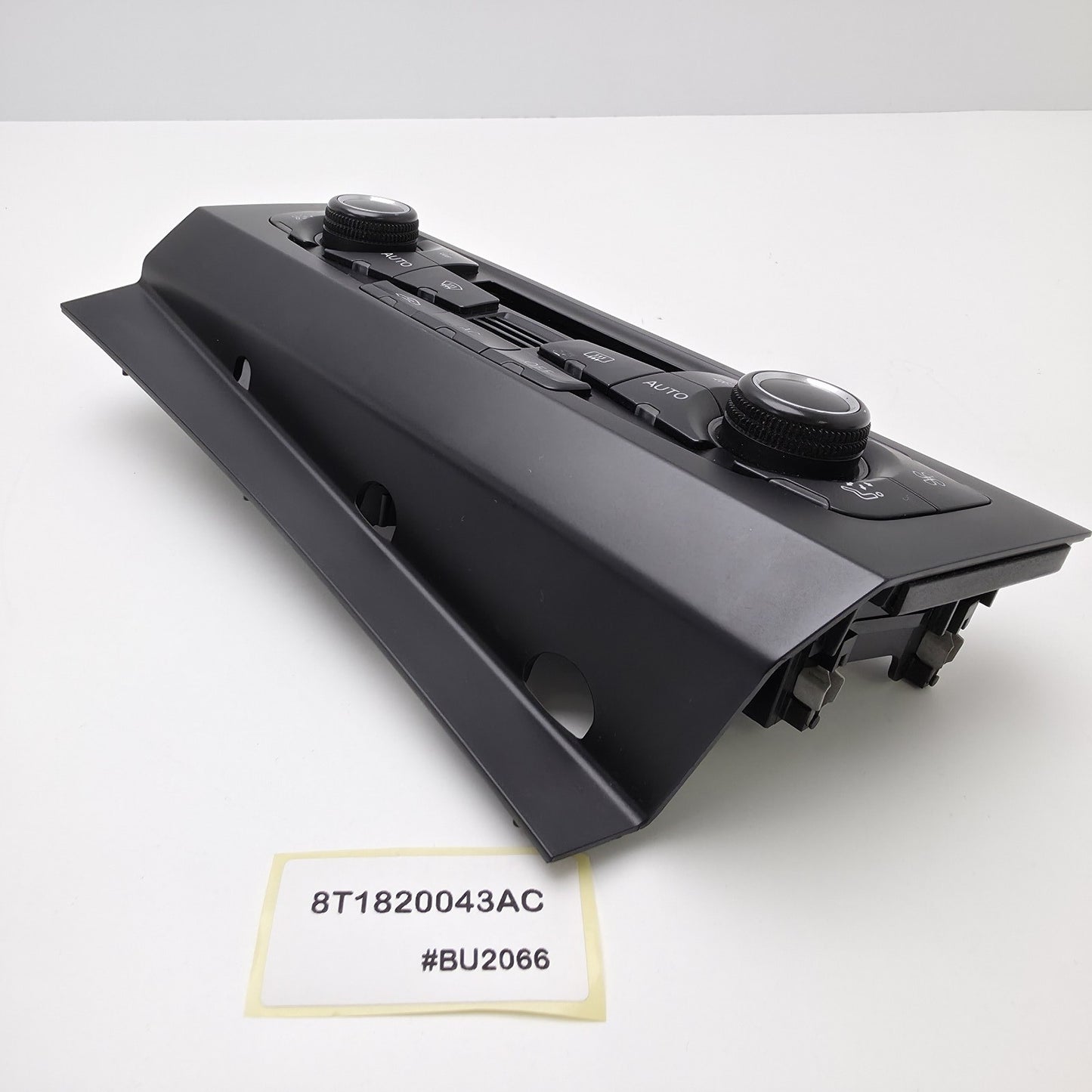 2008-2013 Audi S5 Climate Control Assembly 8T1820043AC