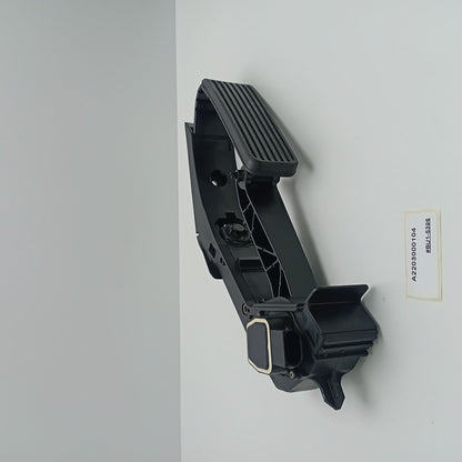 2004-2009 Mercedes-Benz S600 Accelerator Pedal A2203000104