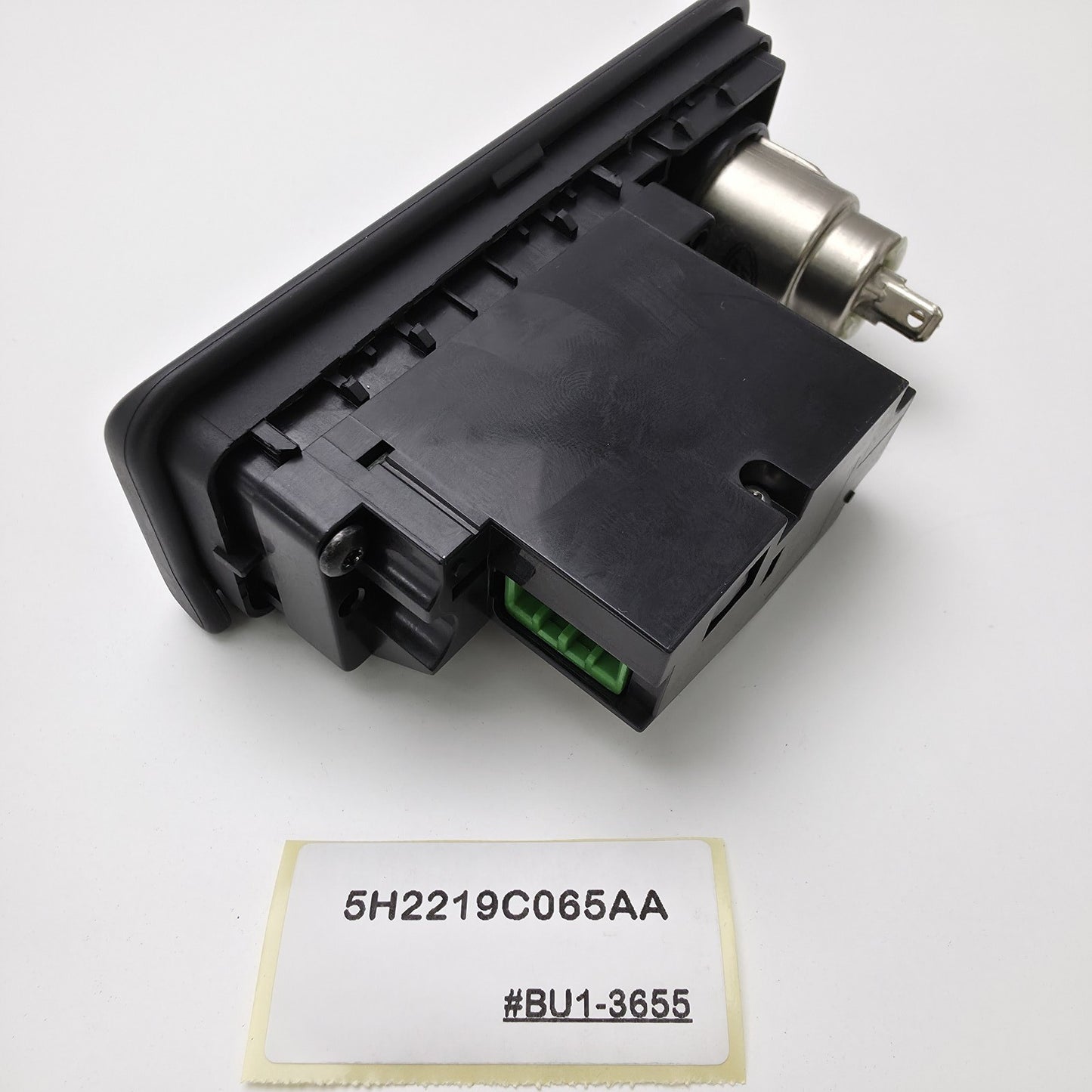 2006-2011 Land Rover Range Rover Sport Rear Console AUX Port 5H2219C065AA