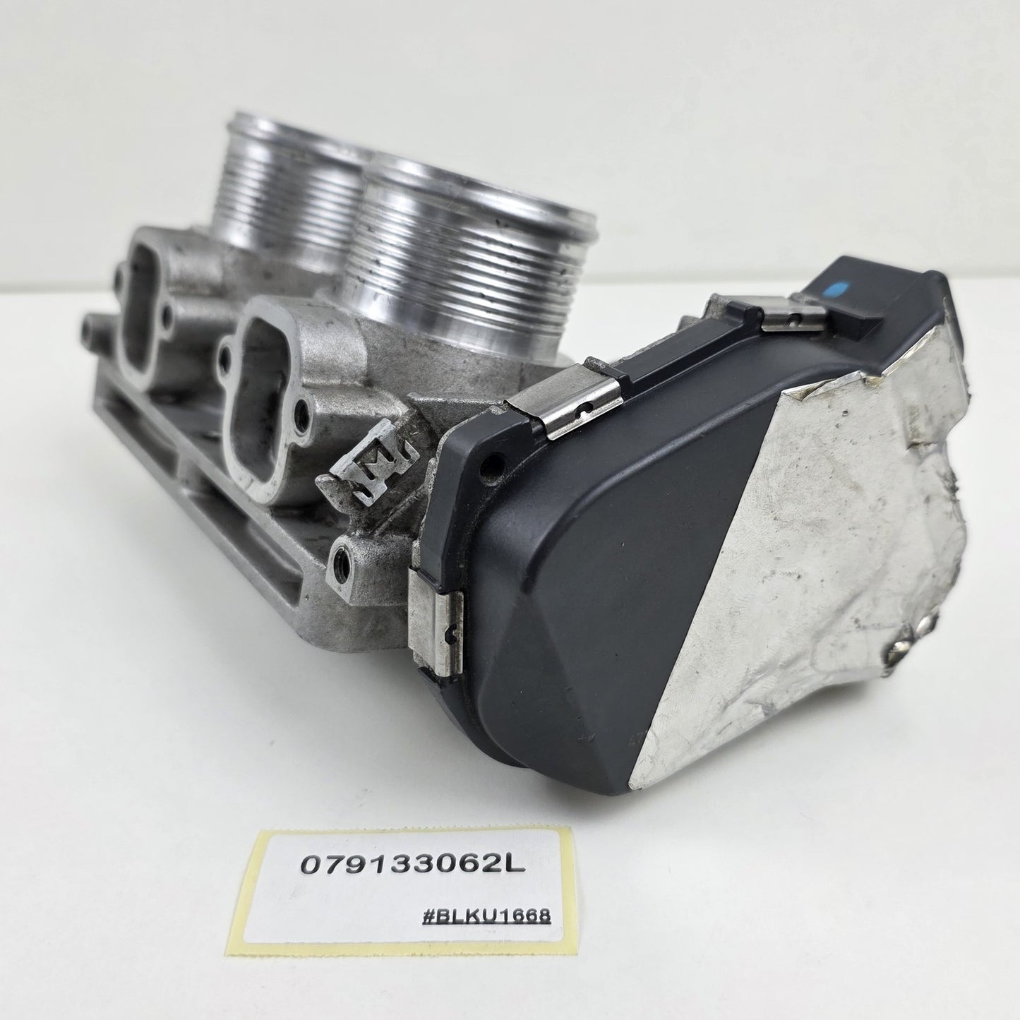 2013-2017 Audi S8 Throttle Body Assembly  OEM 079133062L