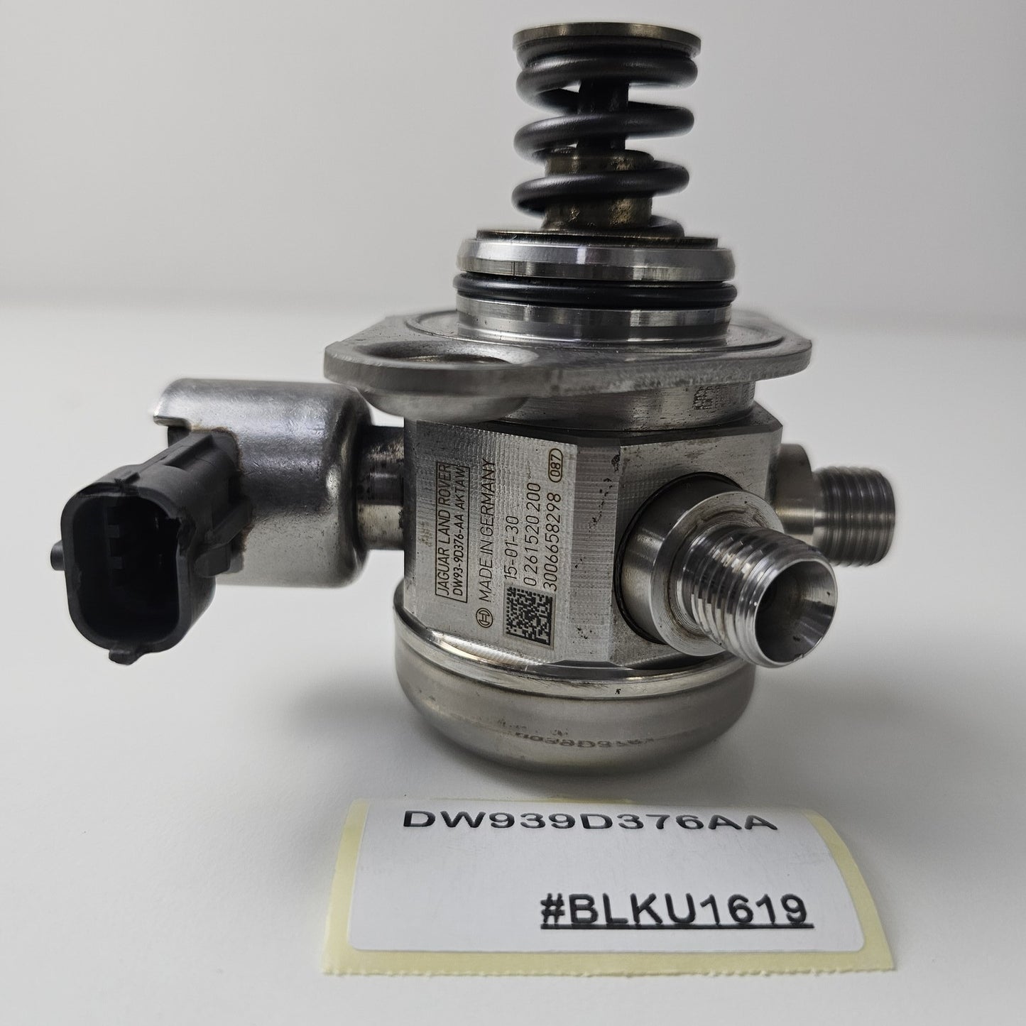 2013-2018 Jaguar XF High Pressure Fuel Pump DW939D376AA