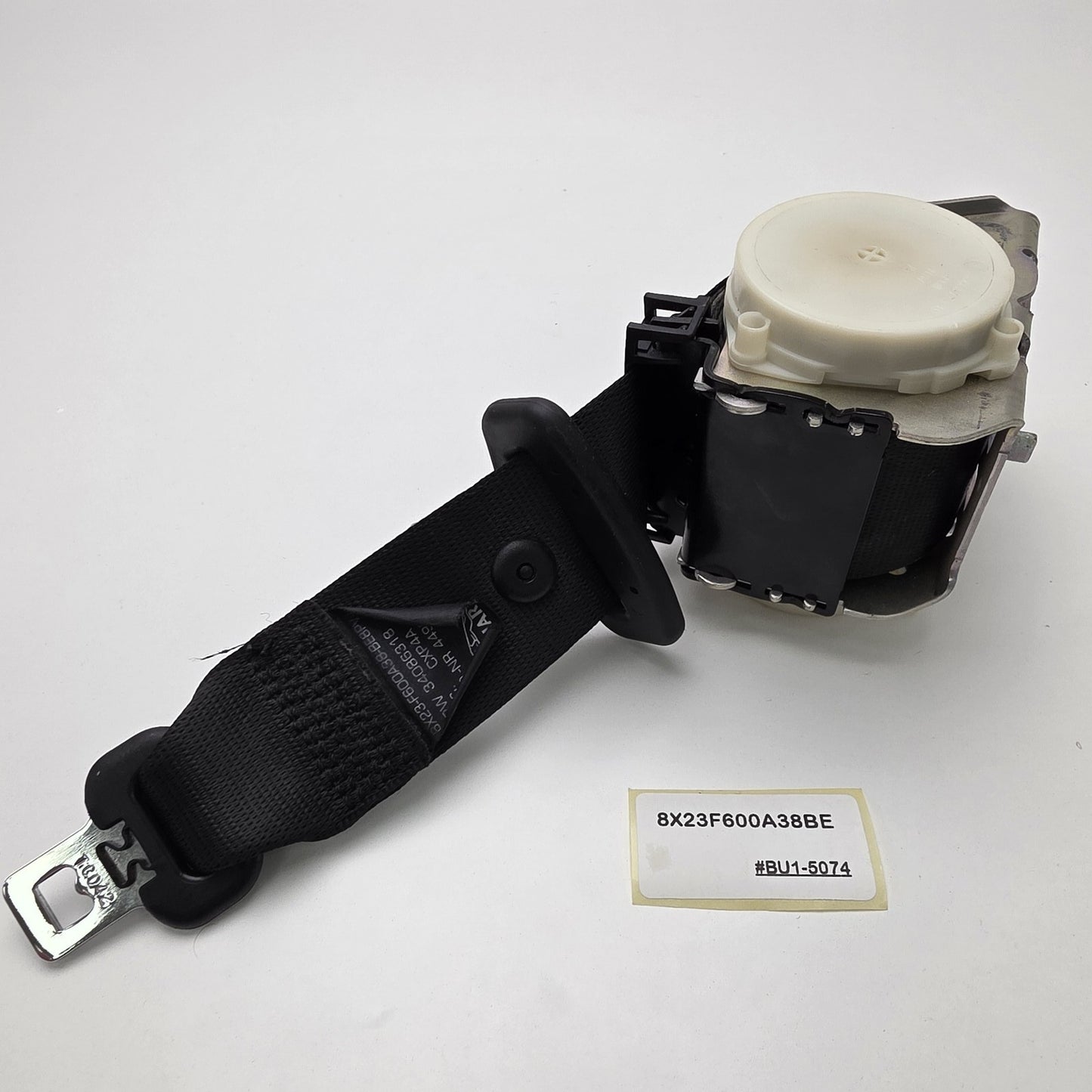 2009-2012 Jaguar XF REAR CENTER SEAT BELT RETRACTOR W/ BUCKLE 8X23F600A38BE