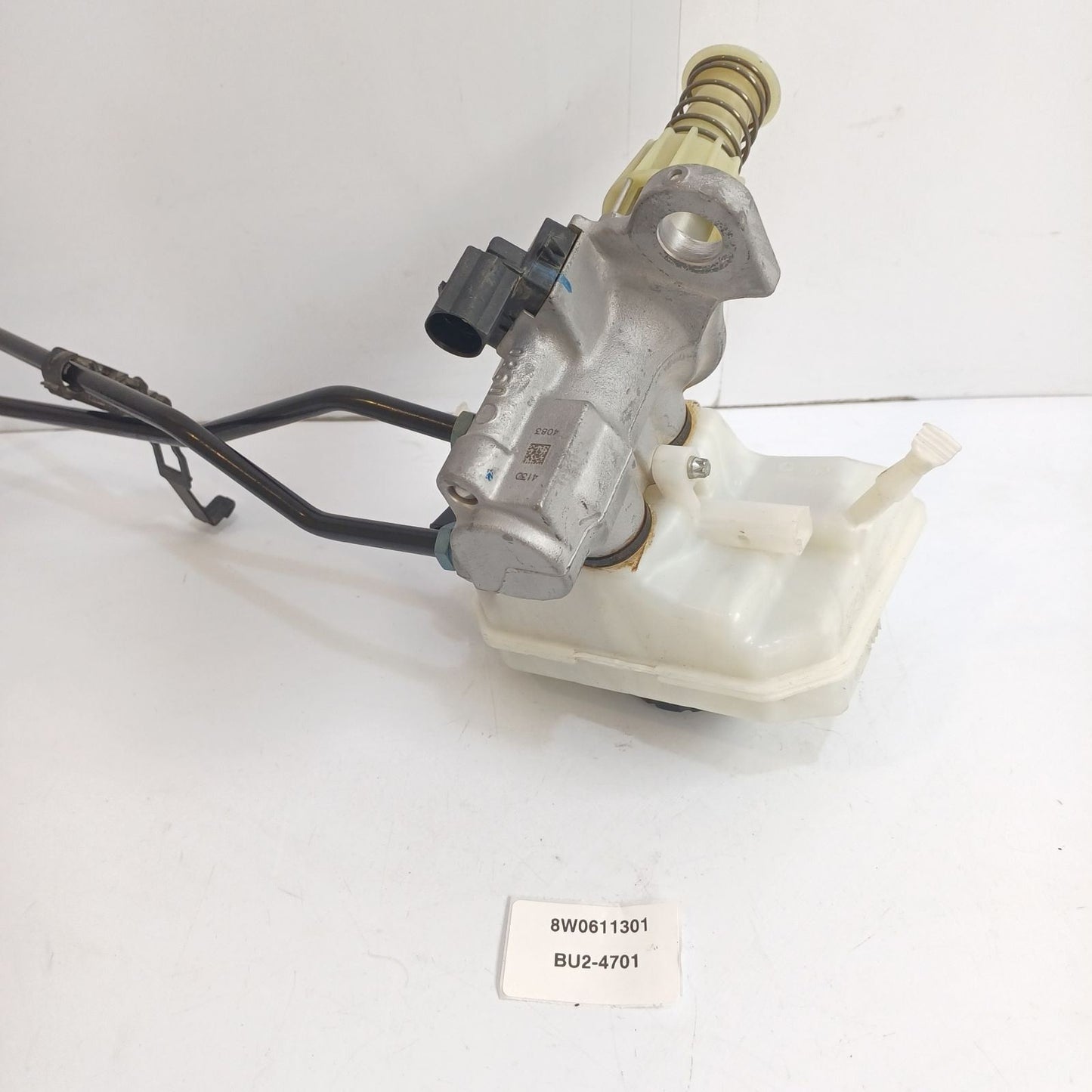 2019 Volkswagen Jetta Brake Master Cylinder Reservoir 8W0611301