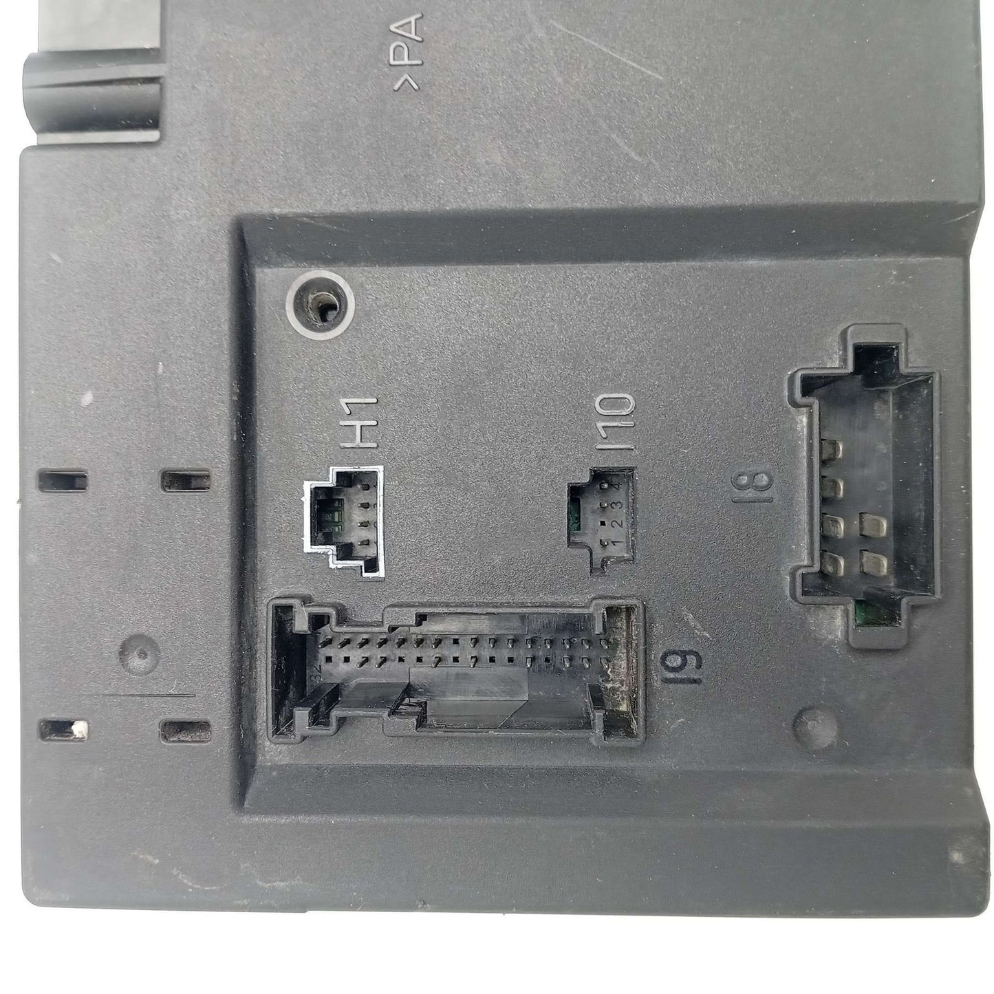 2007-2014 Mercedes-Benz CL550 Rear Trunk SAM Module A2215403862