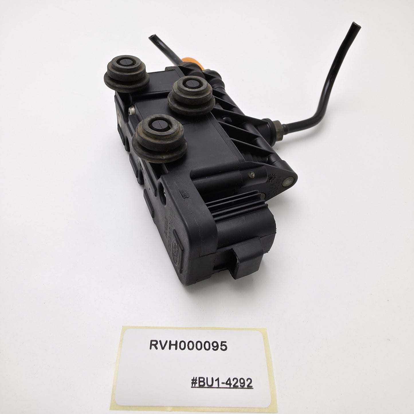 2005-2017 Land Rover Discovery 4 Air Suspension Valve Block Front Axle RVH000095