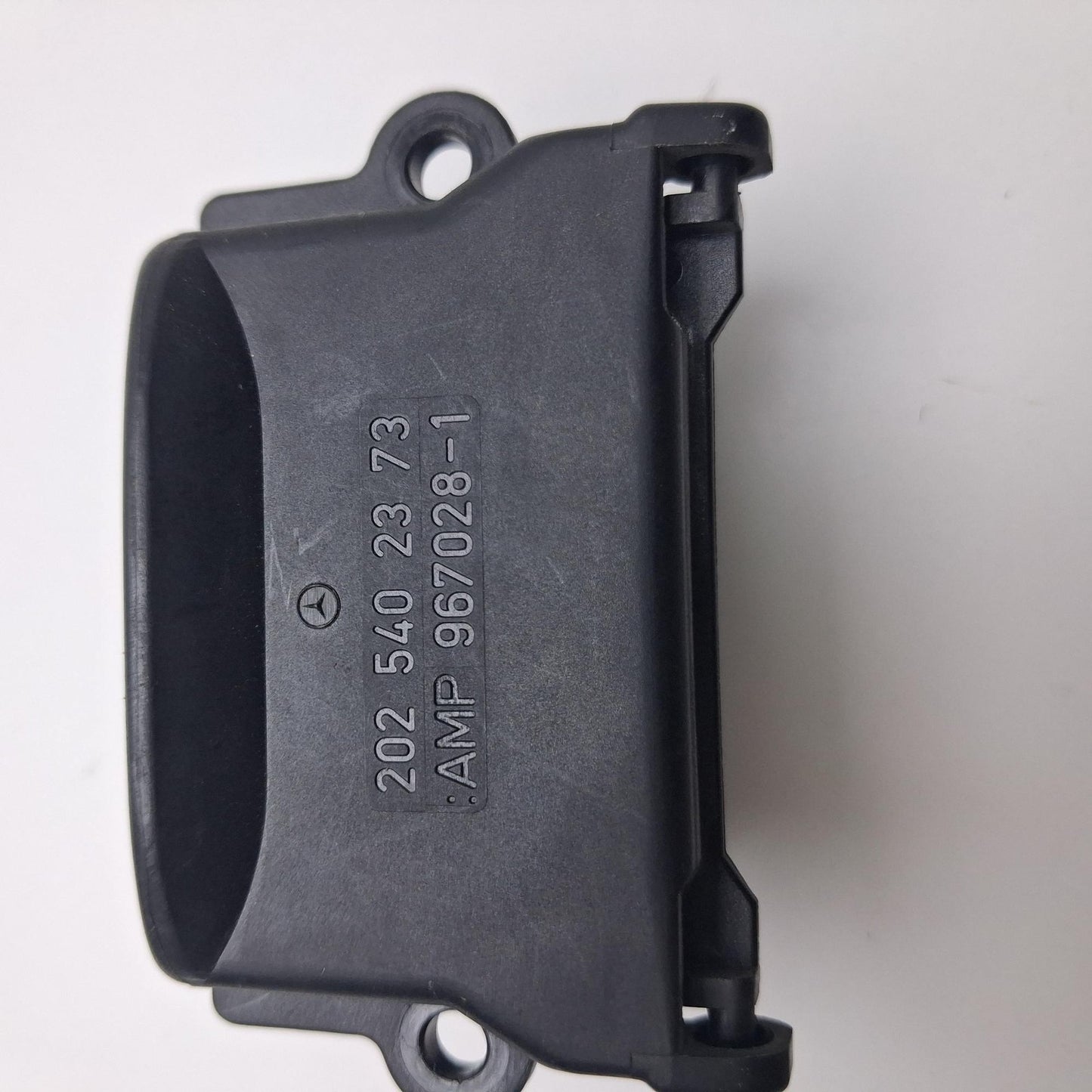 2003 Mercedes-Benz C320 Bracket 2025402373