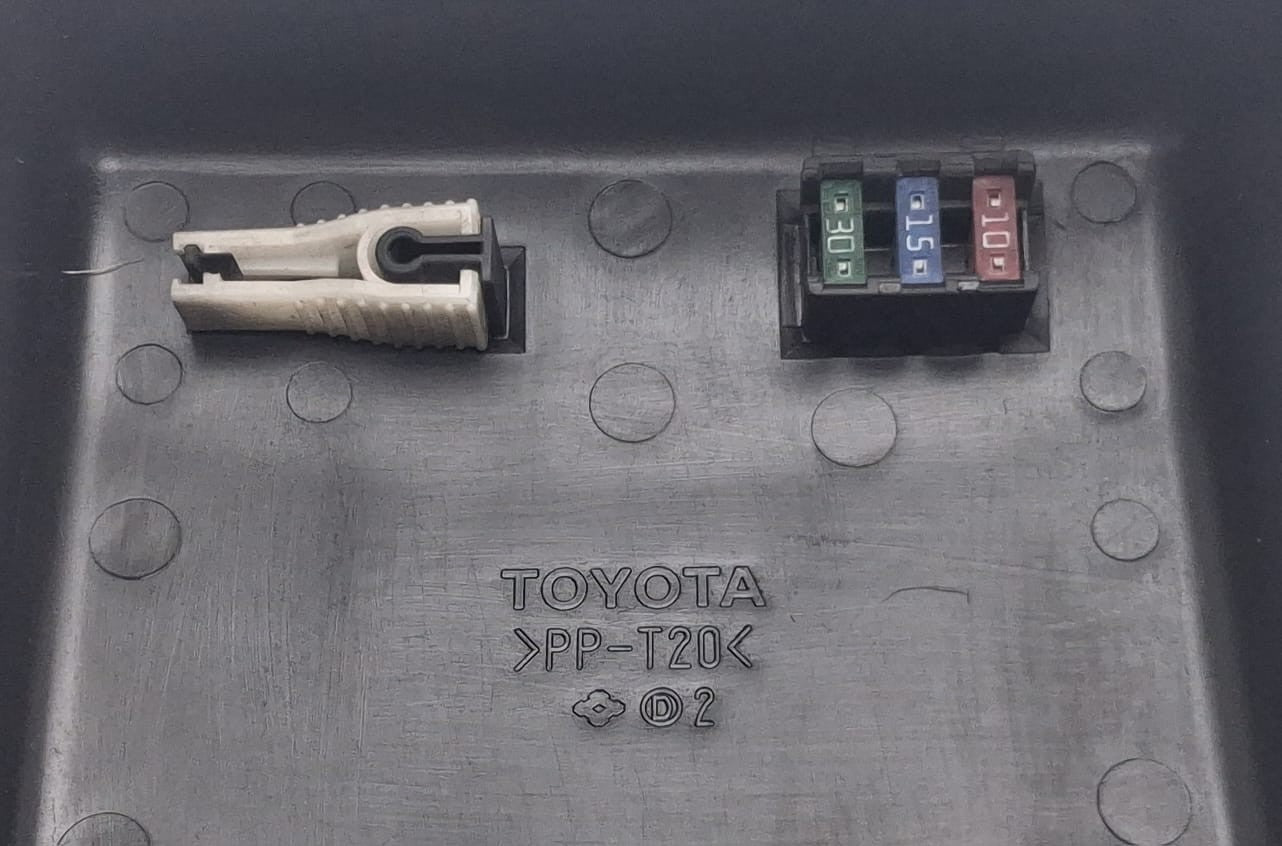 2007-2012 Lexus ES350 Fuse Box Cover Upper 8266233211