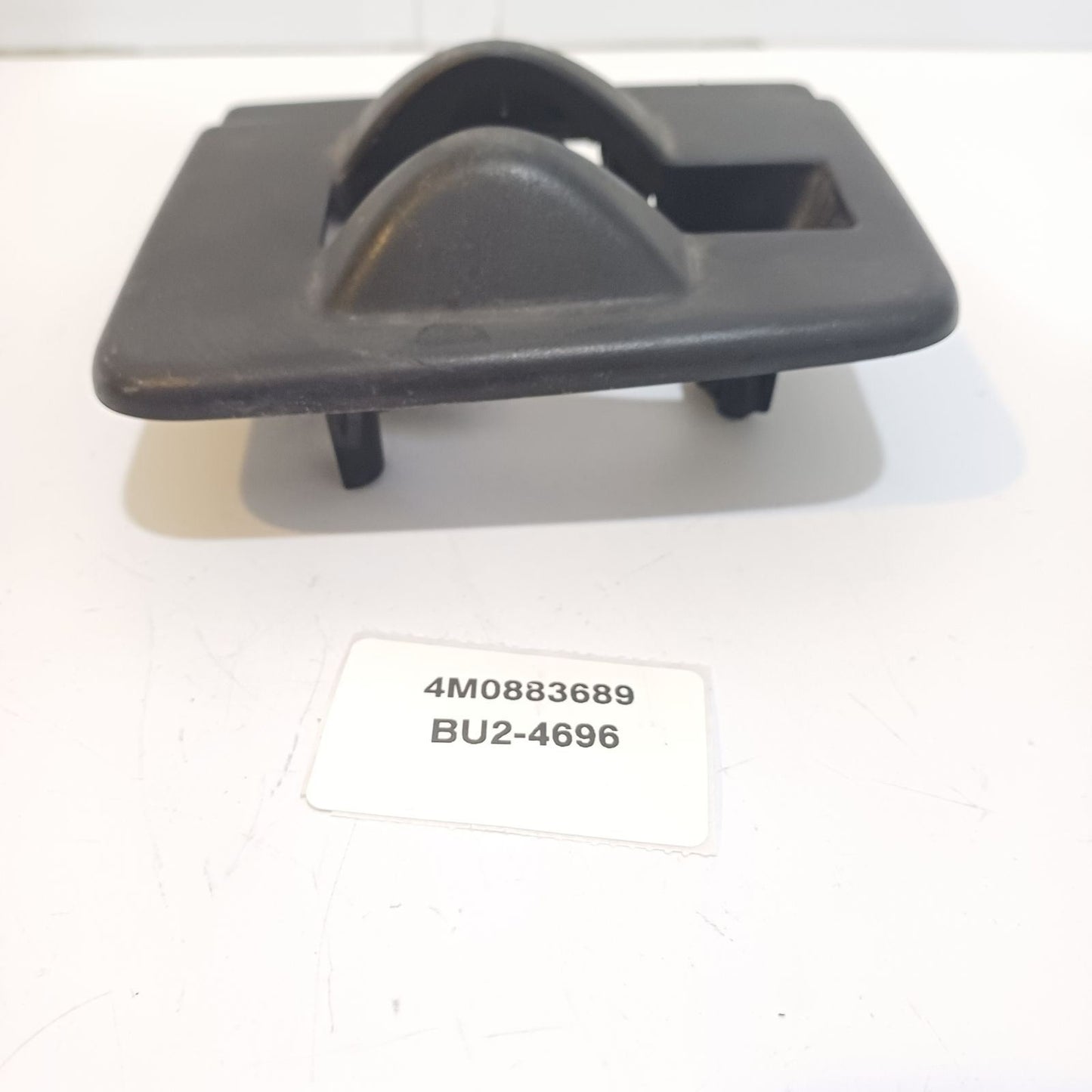 2019-2025 Audi Q7 Rear Left Seat Rail Cover 4M0883689
