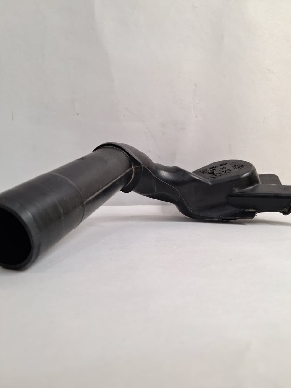 16-25 Audi Q7 Filler Neck Used OEM-4M0955463