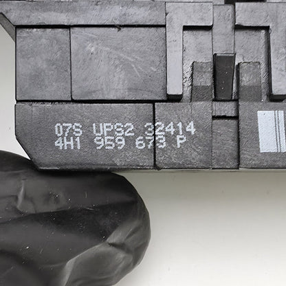 2011-2018 Audi A8L Dashboard Air Vent Adapter 4H0820911C