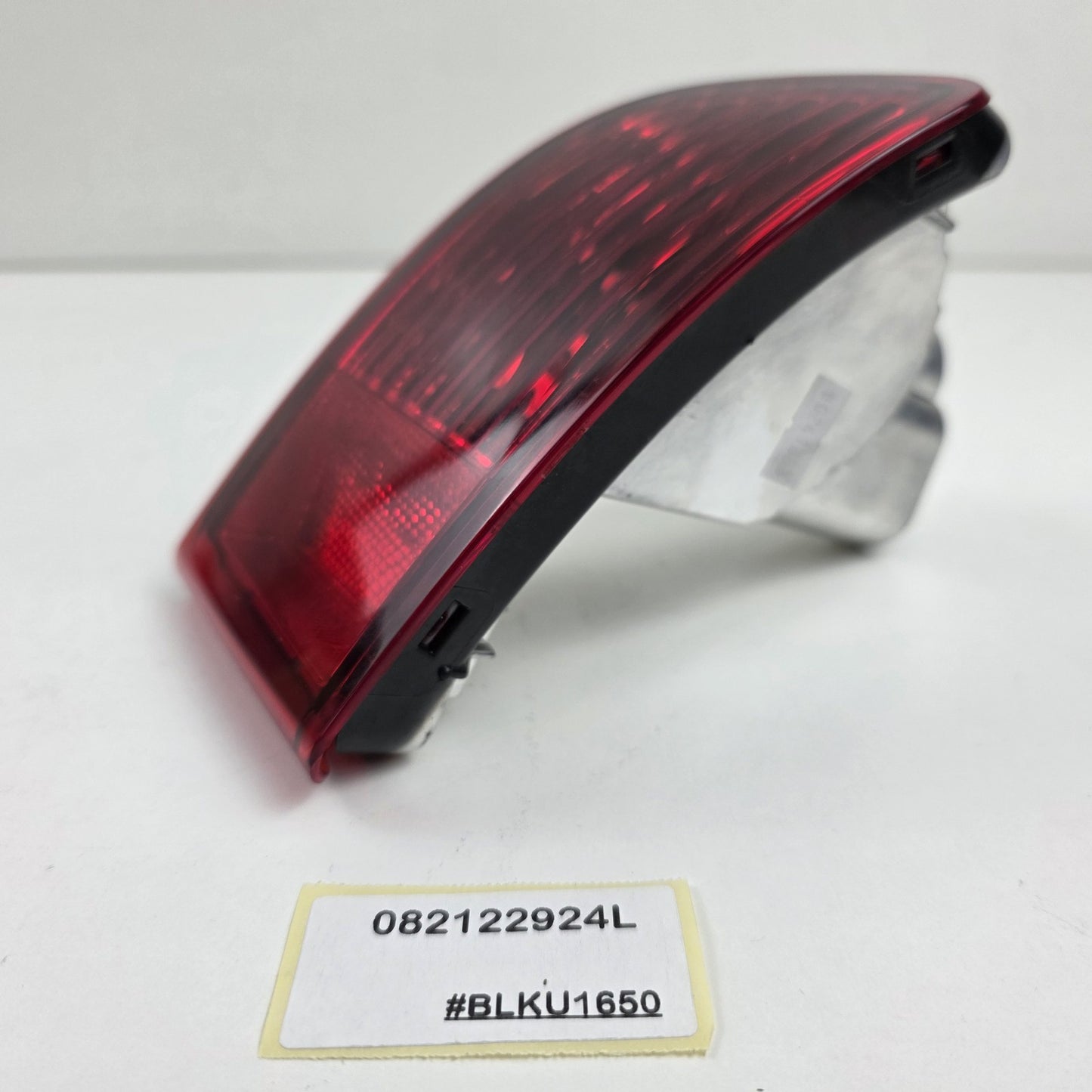2002-2010 TOYOTA LAND CRUISER J12 LEFT REAR BUMPER LIGHT 082122924L