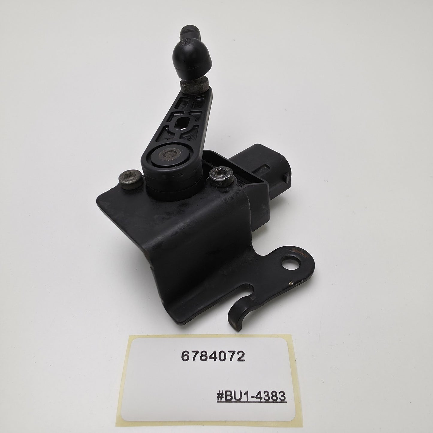 2018-2023 BMW G14 Headlight Level Sensor 6784072