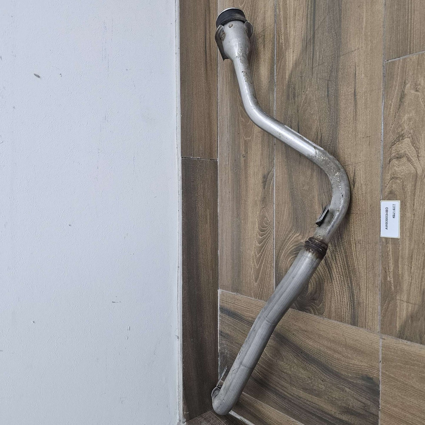 2009-2015 Jaguar XJ X351 Fuel Tank Filler Neck Pipe AW939034BD