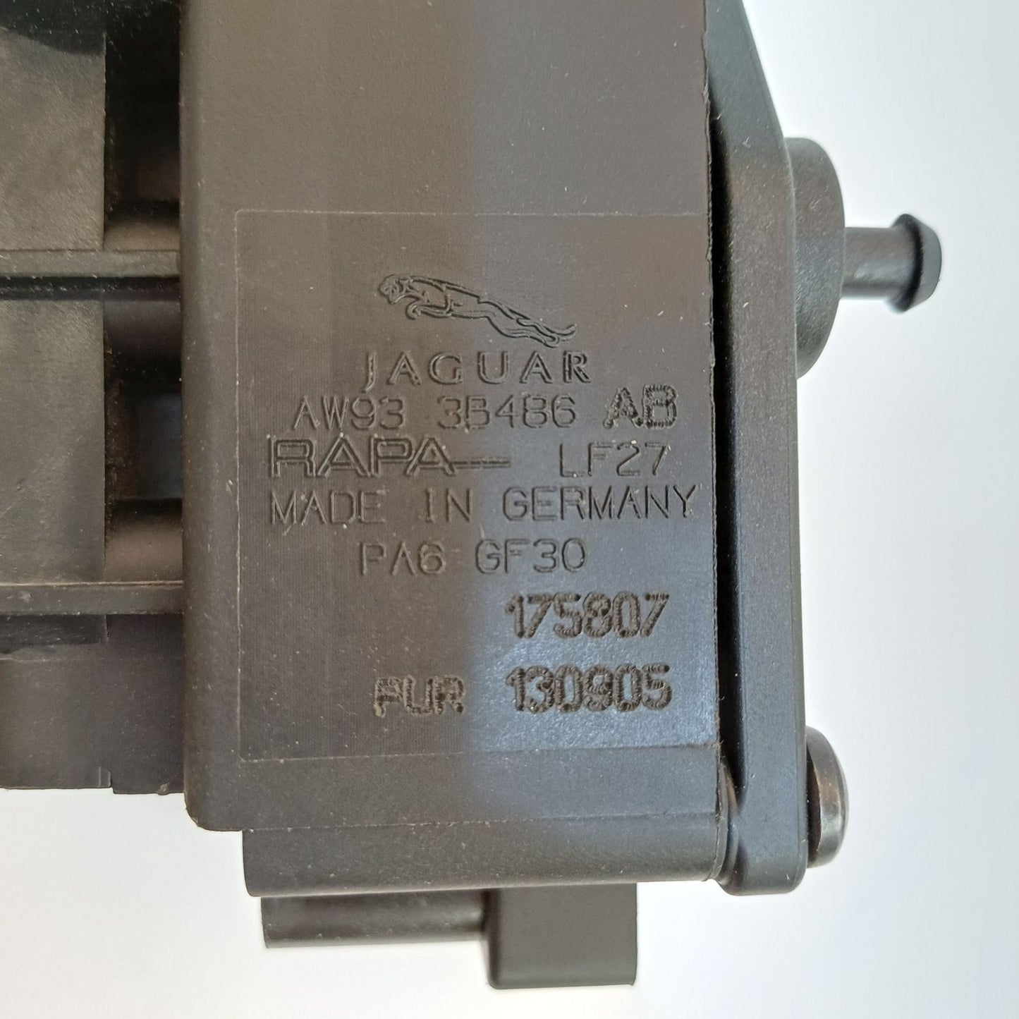 2010-2019 Jaguar XJ Air Suspension Control Valve AW933B486