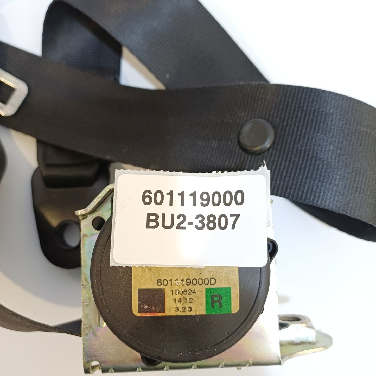2004-2009 Land Rover Discovery III Front Right Seat Belt 601119000