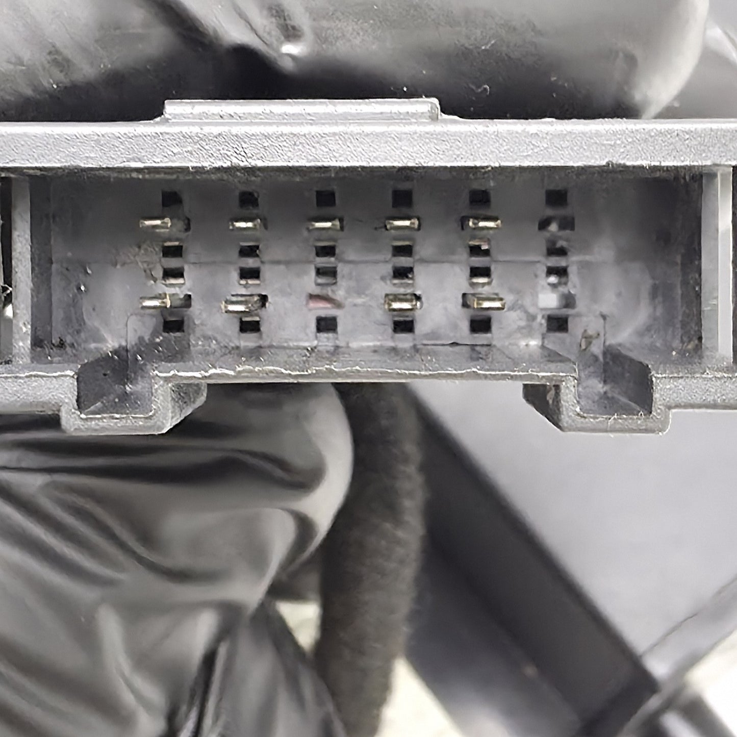 2005-2008 Audi A4 Glove Box Storage Bin / Ipod Dock 8E0857925G