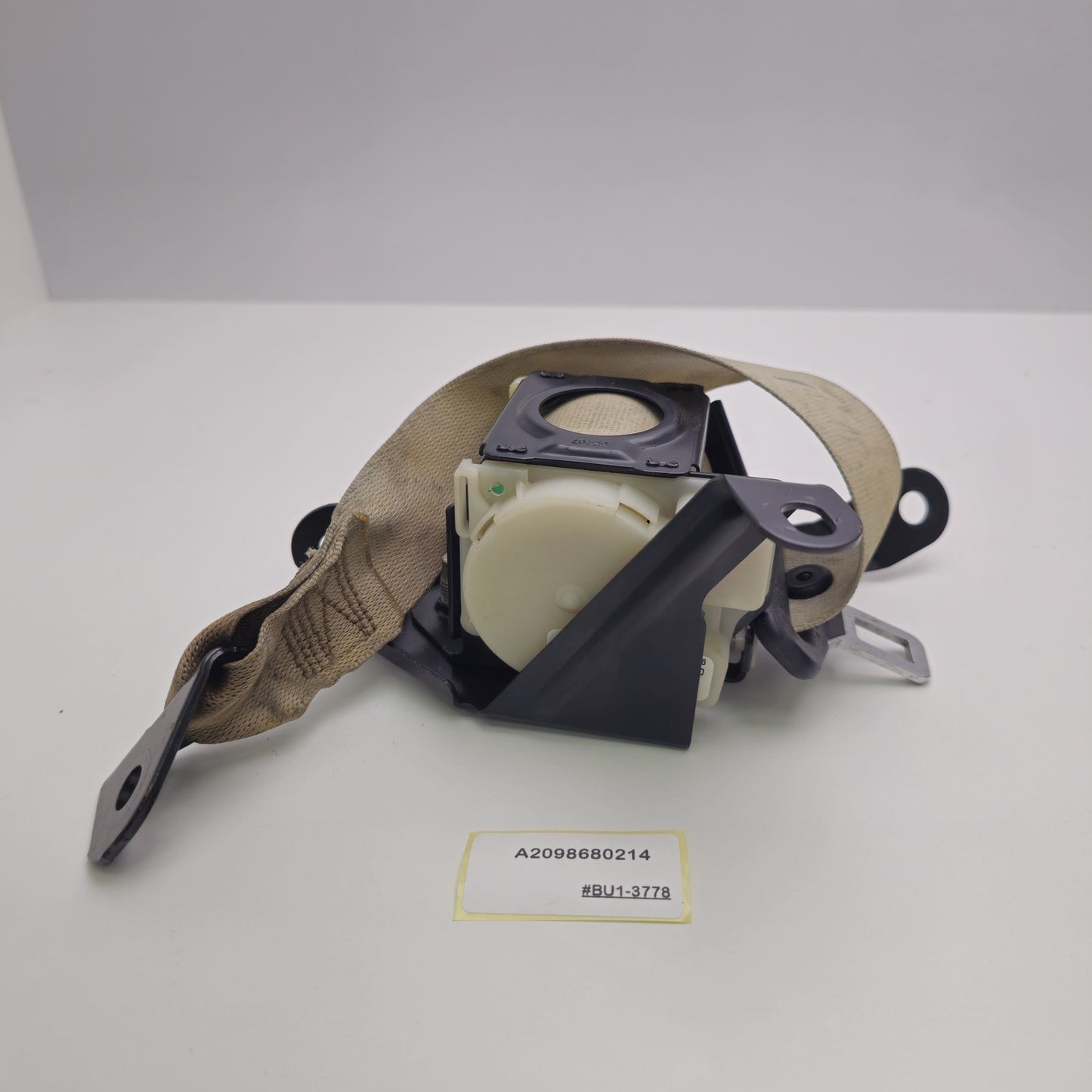 2003-2009 Mercedes-Benz CLK REAR RIGHT SEAT BELT A2098680214