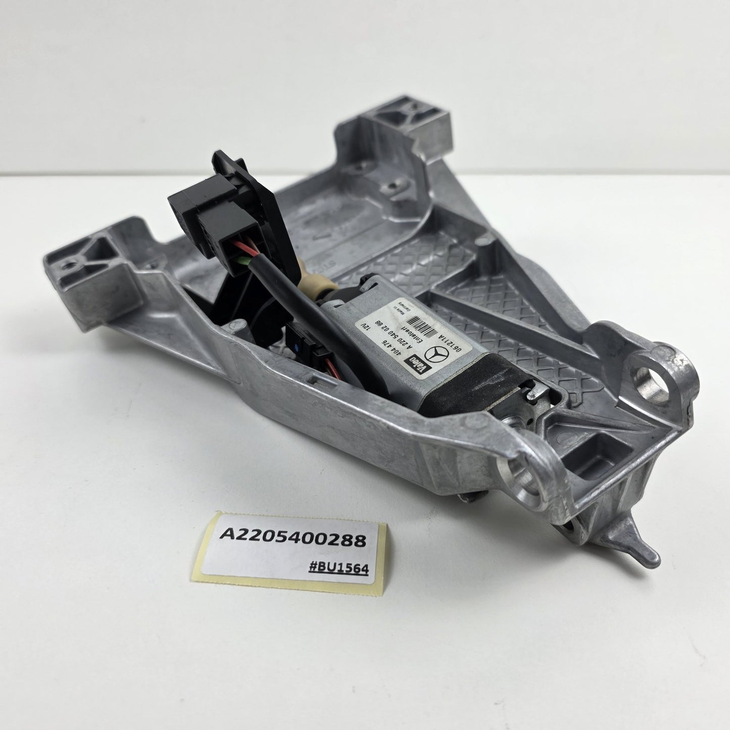 2001-2007 Mercedes-Benz W203 Steering Column Height Adjustment Motor A2205400288