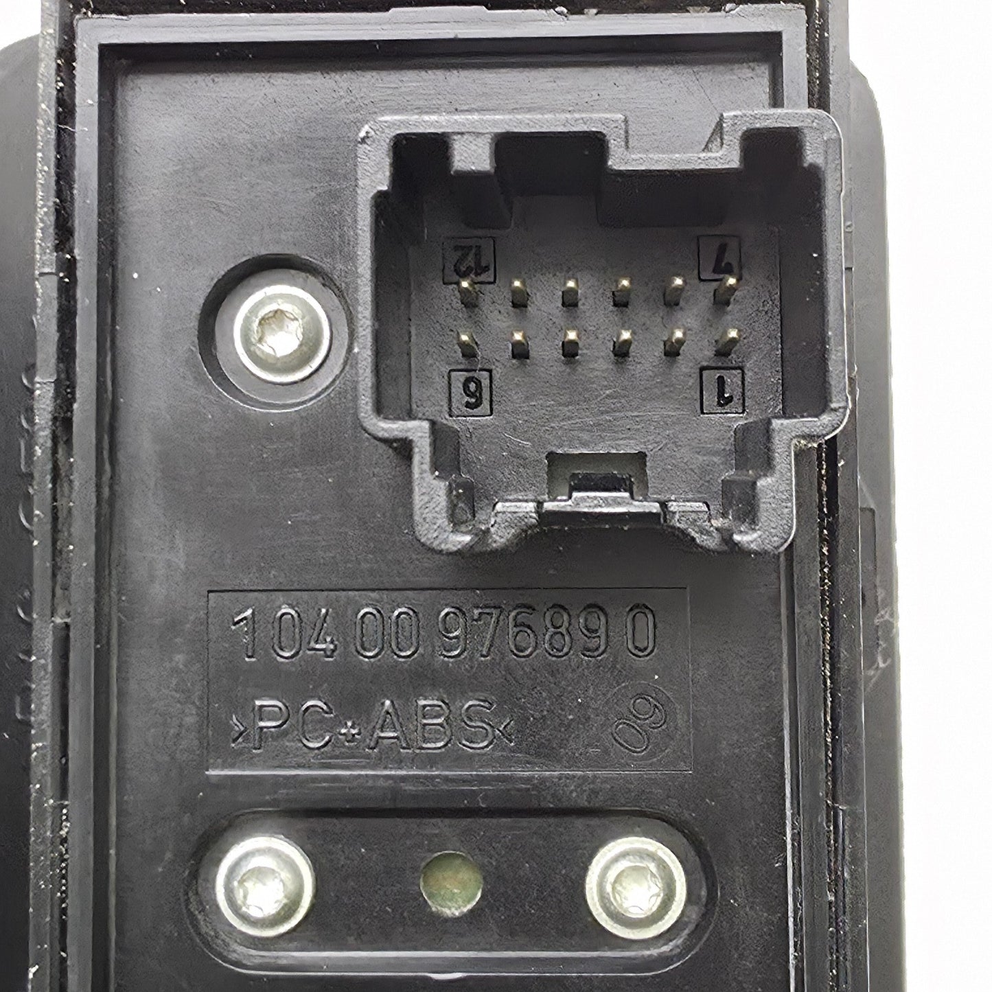2005-2009 Land Rover LR3 Tailgate Release Trunk Boot Opener Switch CPLA11654AA